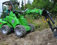 Avant digging trench